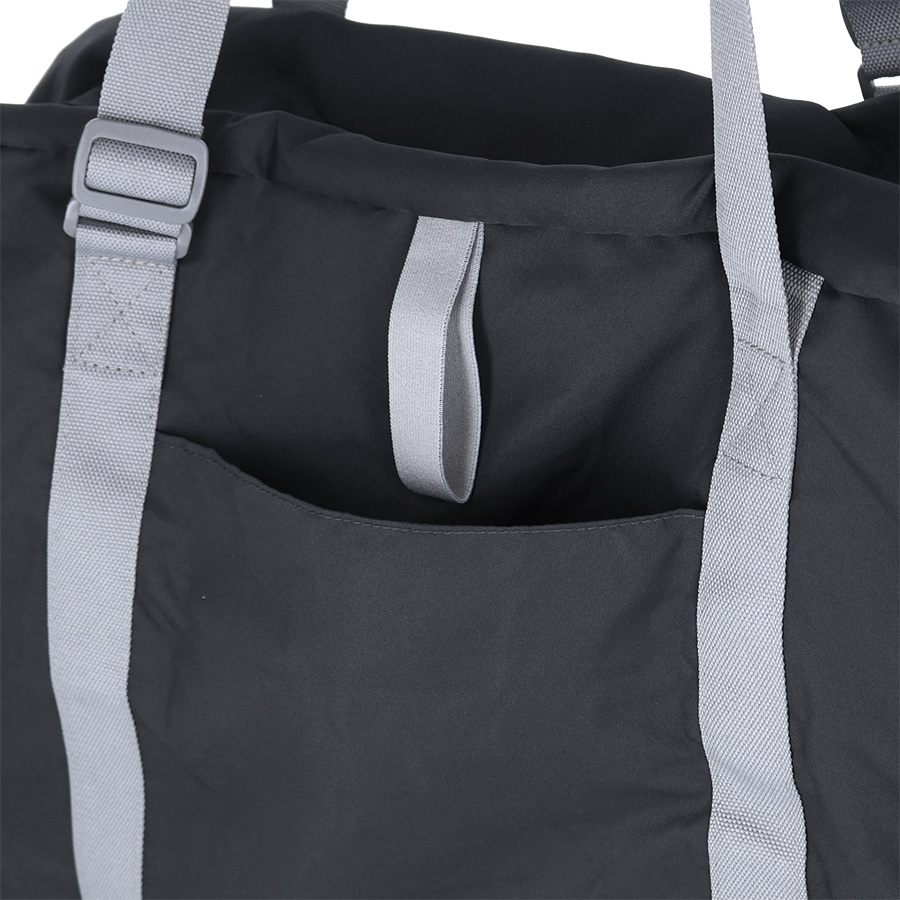 小さくたためて大容量に使えるキャリーオンバッグ 27L｜全2カラー