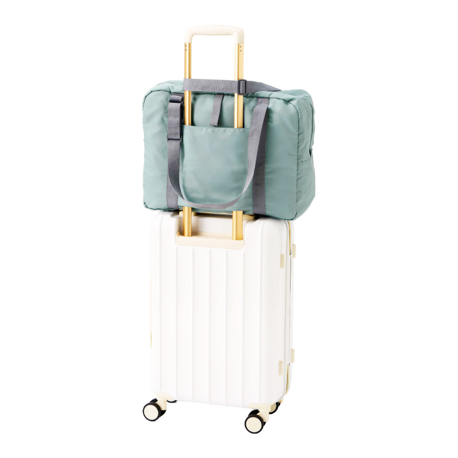 小さくたためて大容量に使えるキャリーオンバッグ 27L｜全2カラー