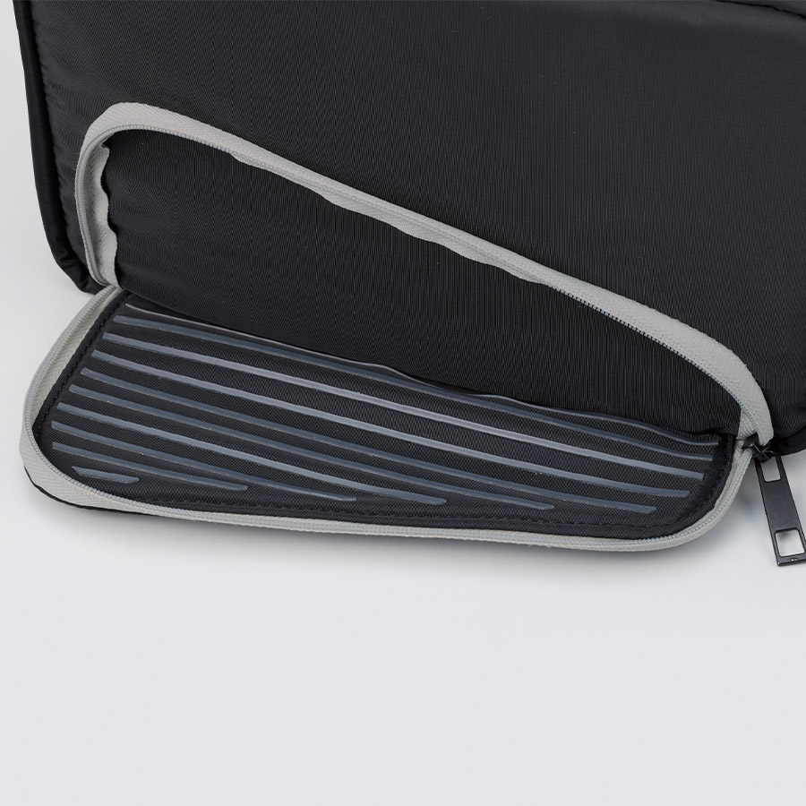 スマホが立てられるクーラーランチポーチ｜全2カラー