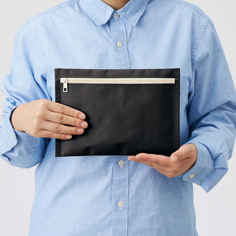 フラットレジャーポーチ（M）｜全4カラー