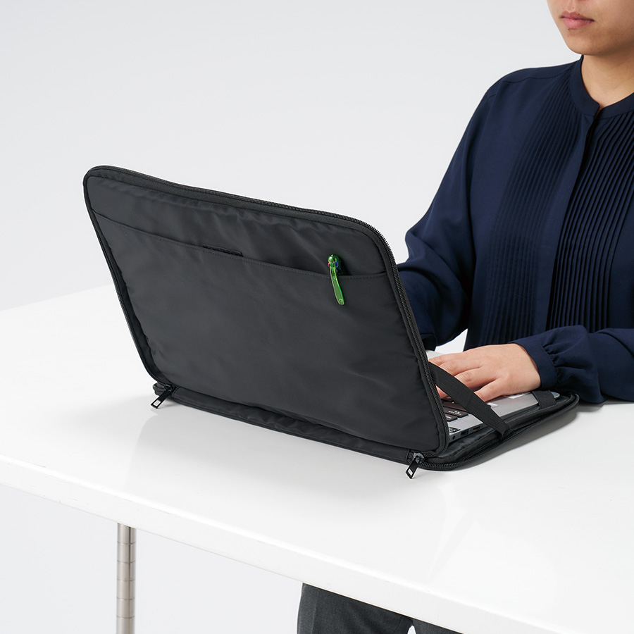 入れたまま使えるノートPCバッグ｜全4カラー